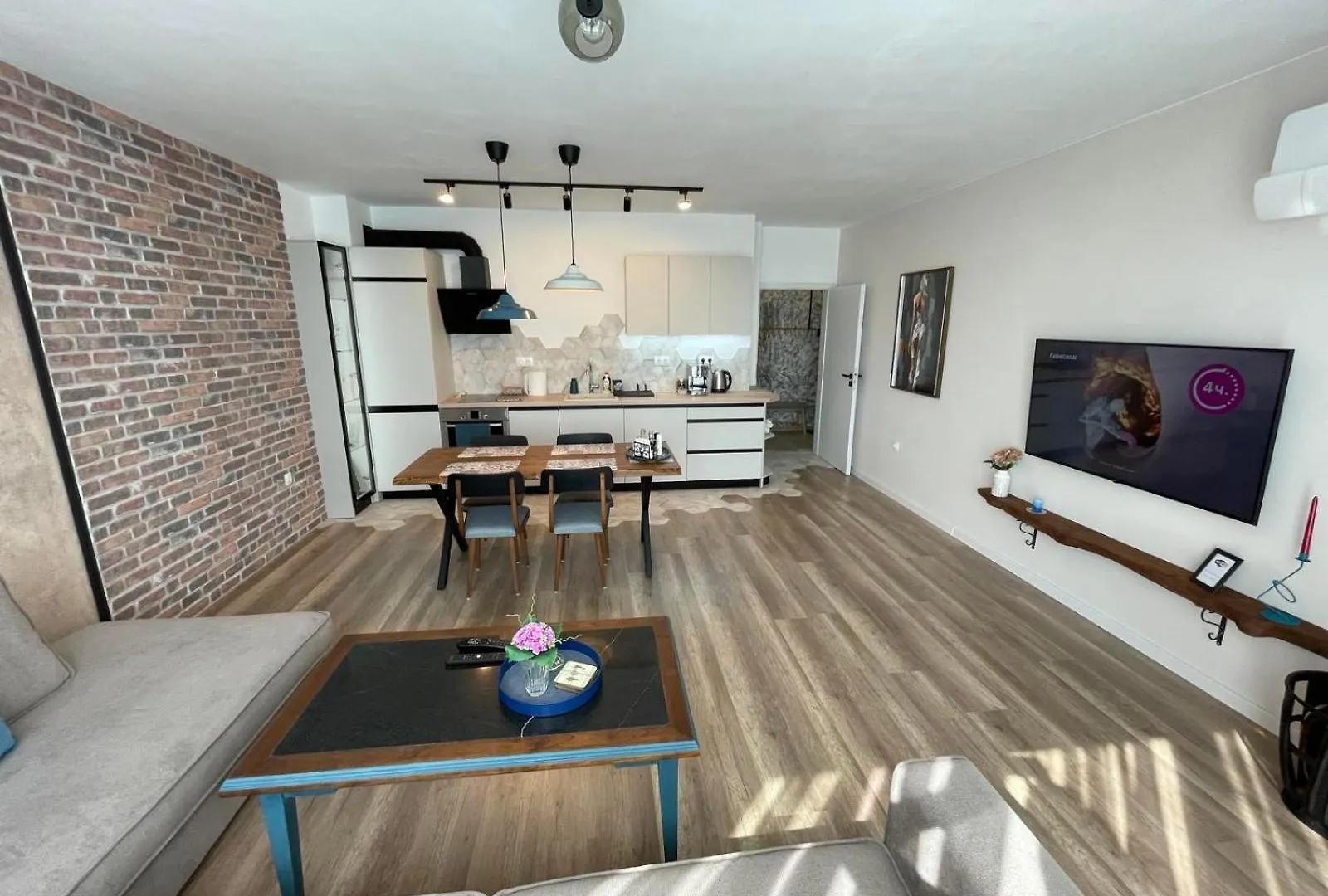 Apartment Platinum Luxury Industrial 3 Room Unit Center Freepark Plowdiw