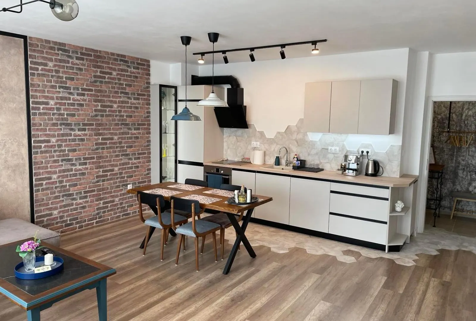 Apartment Platinum Luxury Industrial 3 Room Unit Center Freepark Plowdiw Bulgarien
