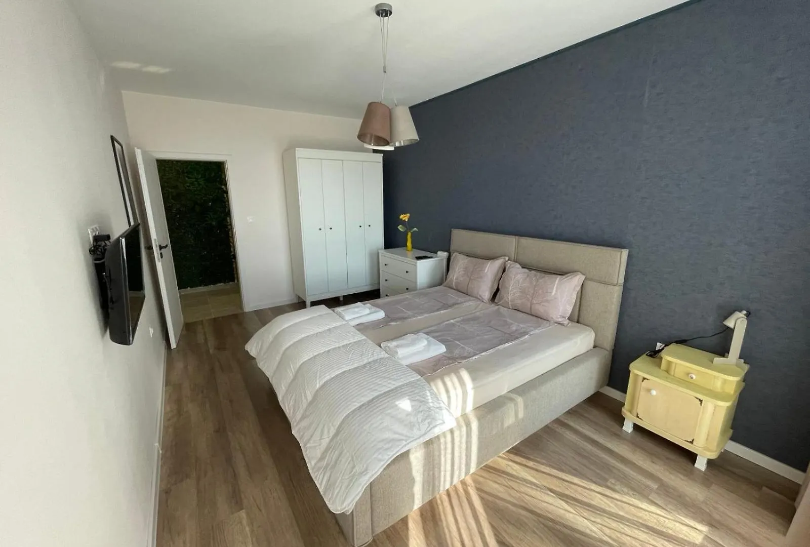 Platinum Luxury Industrial 3 Room Unit Center Freepark Plowdiw